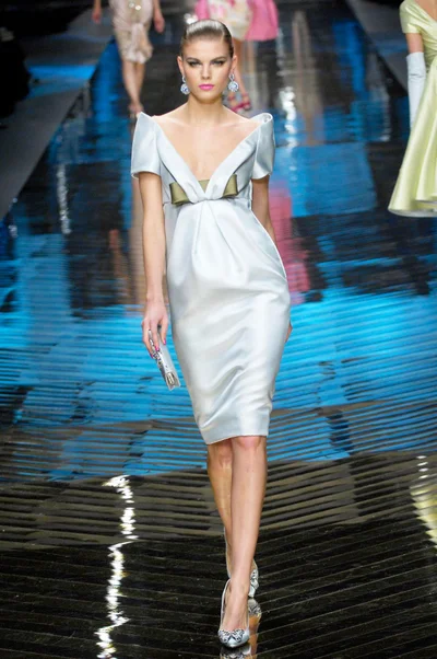Look 30